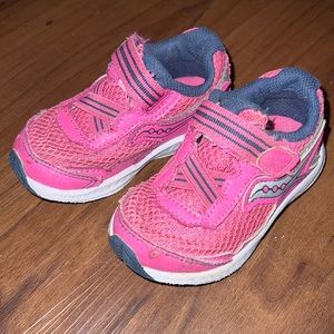 Saucony toddler size 5.5.